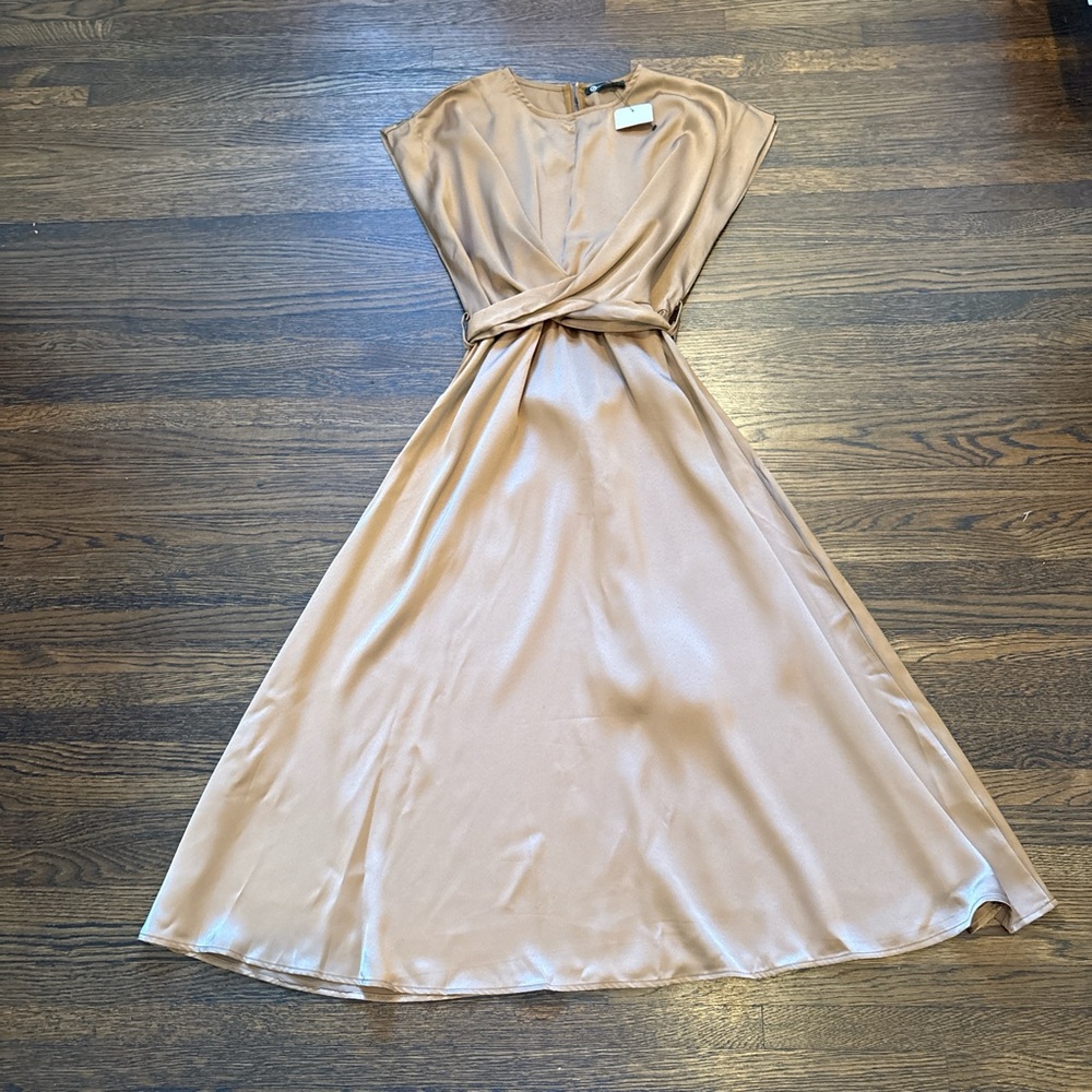 Women’s Maxi Dress in Light Taupe - Elegant Twist Front